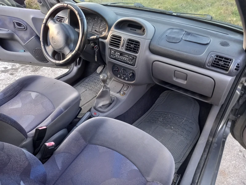 Renault Clio, снимка 11 - Автомобили и джипове - 48963606