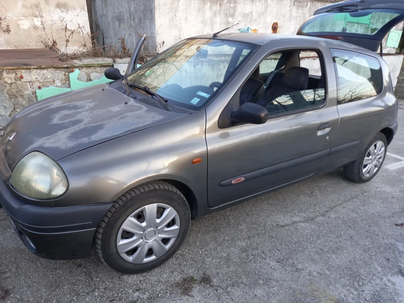 Renault Clio, снимка 8 - Автомобили и джипове - 48963606