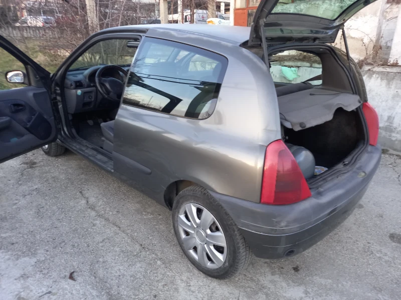 Renault Clio, снимка 9 - Автомобили и джипове - 48963606