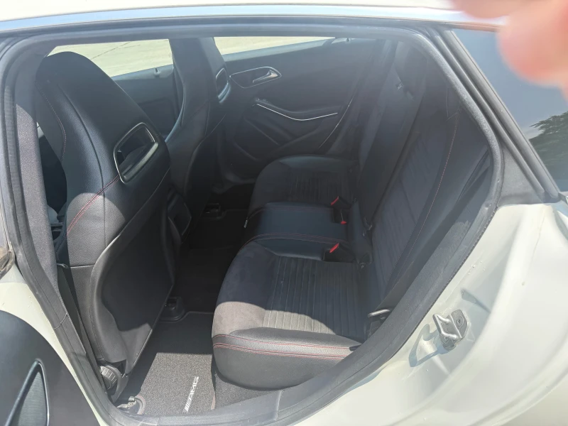 Mercedes-Benz CLA 200 4 Matic AMG, снимка 14 - Автомобили и джипове - 50617124