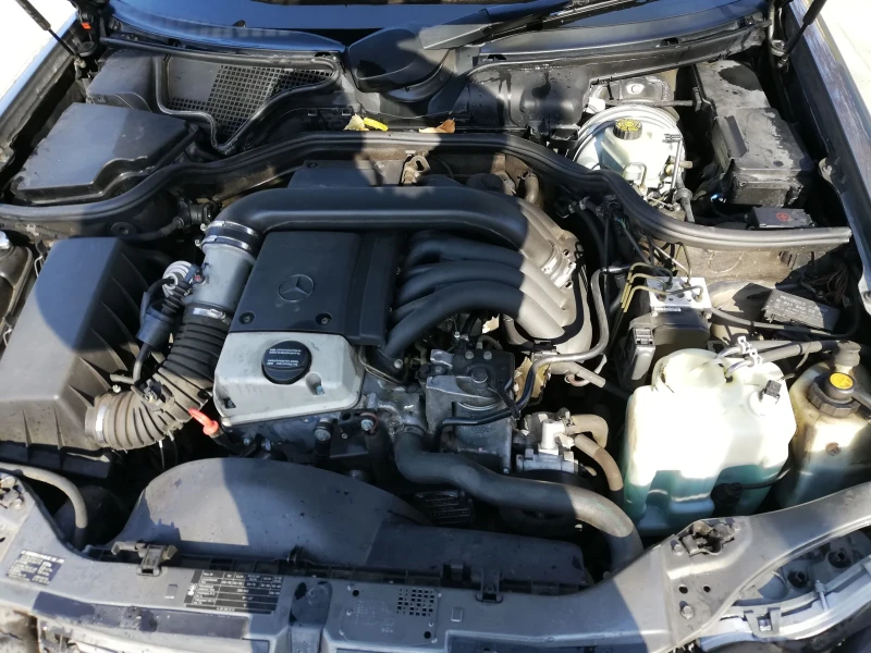 Mercedes-Benz E 250 2500 Коментар , снимка 7 - Автомобили и джипове - 52136145