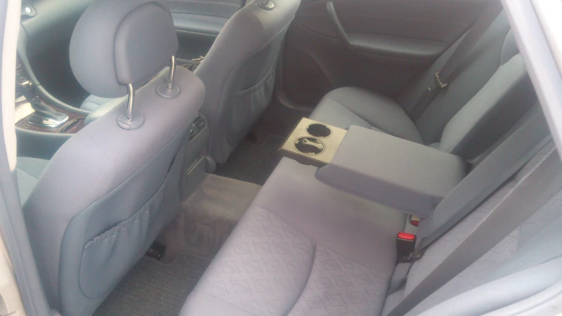 Mercedes-Benz C 240, снимка 8 - Автомобили и джипове - 52116061