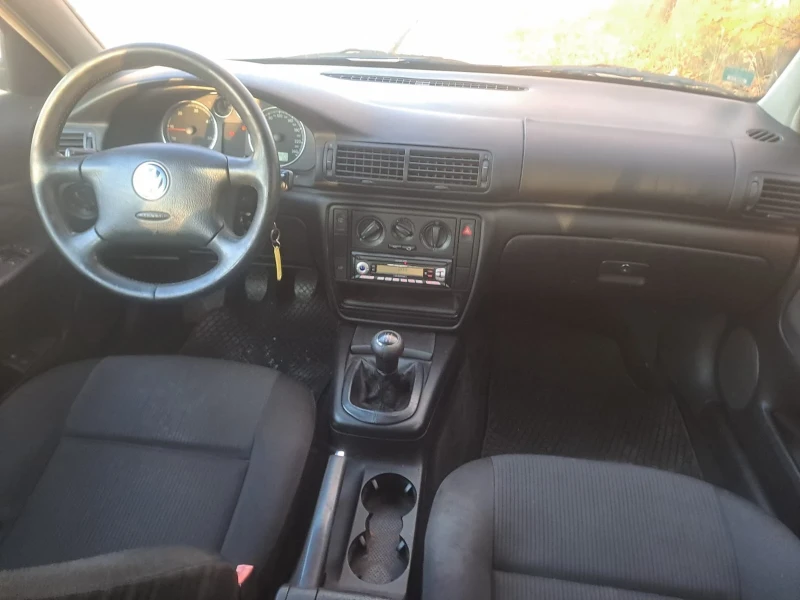 VW Passat 1.9TDI, снимка 10 - Автомобили и джипове - 52157794