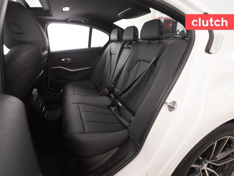 BMW 330 xDrive* Sedan* AWD* АвтоКредит* (ЦЕНА ДО БГ), снимка 8 - Автомобили и джипове - 53191555