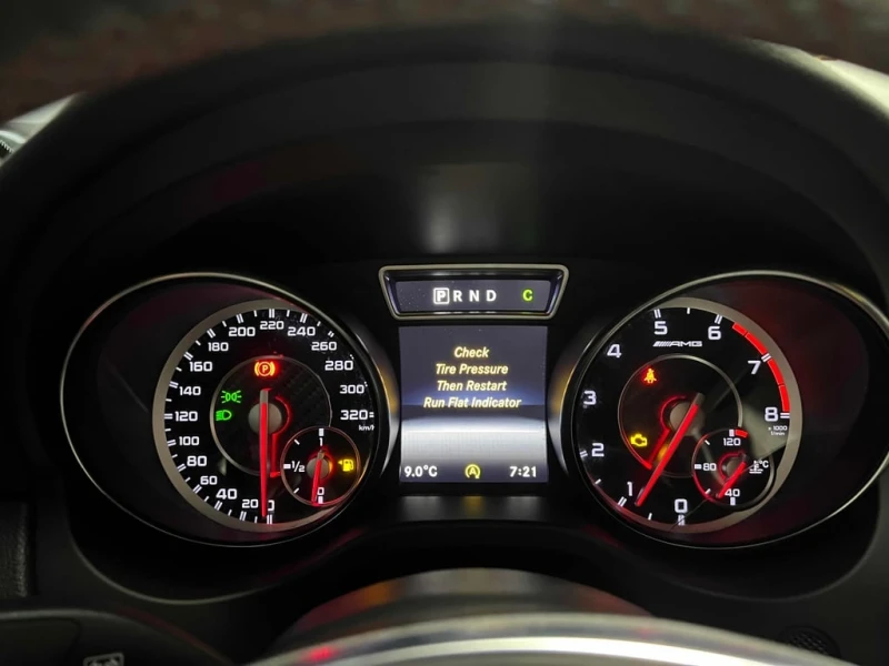 Mercedes-Benz CLA 45 AMG * CARFAX * БЕЗ ПЪРВОНАЧАЛНА ВНОСКА, снимка 8 - Автомобили и джипове - 53287511