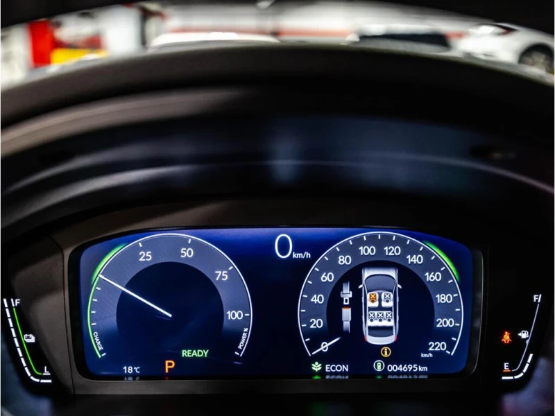 Honda Civic SPORT TOURING, снимка 9 - Автомобили и джипове - 53343407