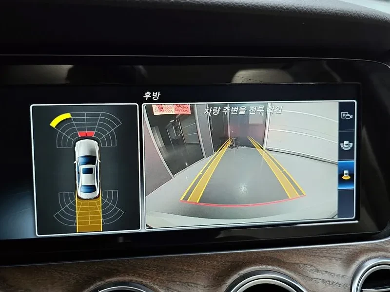 Mercedes-Benz E 220 Exclusive, снимка 15 - Автомобили и джипове - 55101900