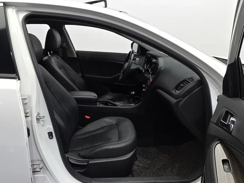 Kia K5 2.0LPG, снимка 12 - Автомобили и джипове - 55927382