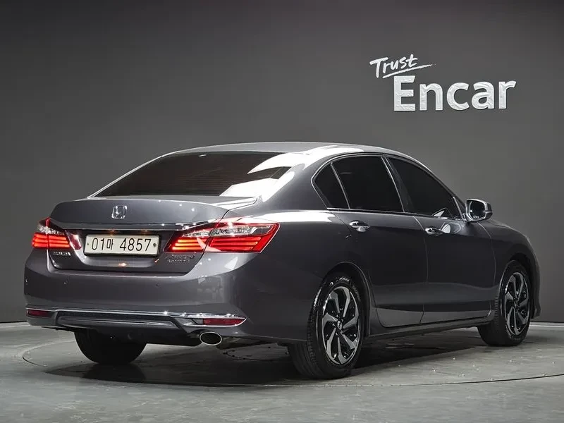 Honda Accord 2.4 9Th Generation, снимка 3 - Автомобили и джипове - 56020820