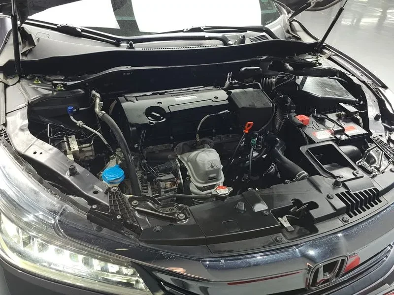 Honda Accord 2.4 9Th Generation, снимка 12 - Автомобили и джипове - 56020820