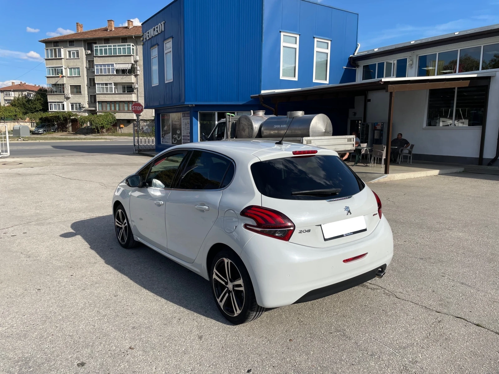 Peugeot 208 1.2 e-THP GT Line AUTO - изображение 4