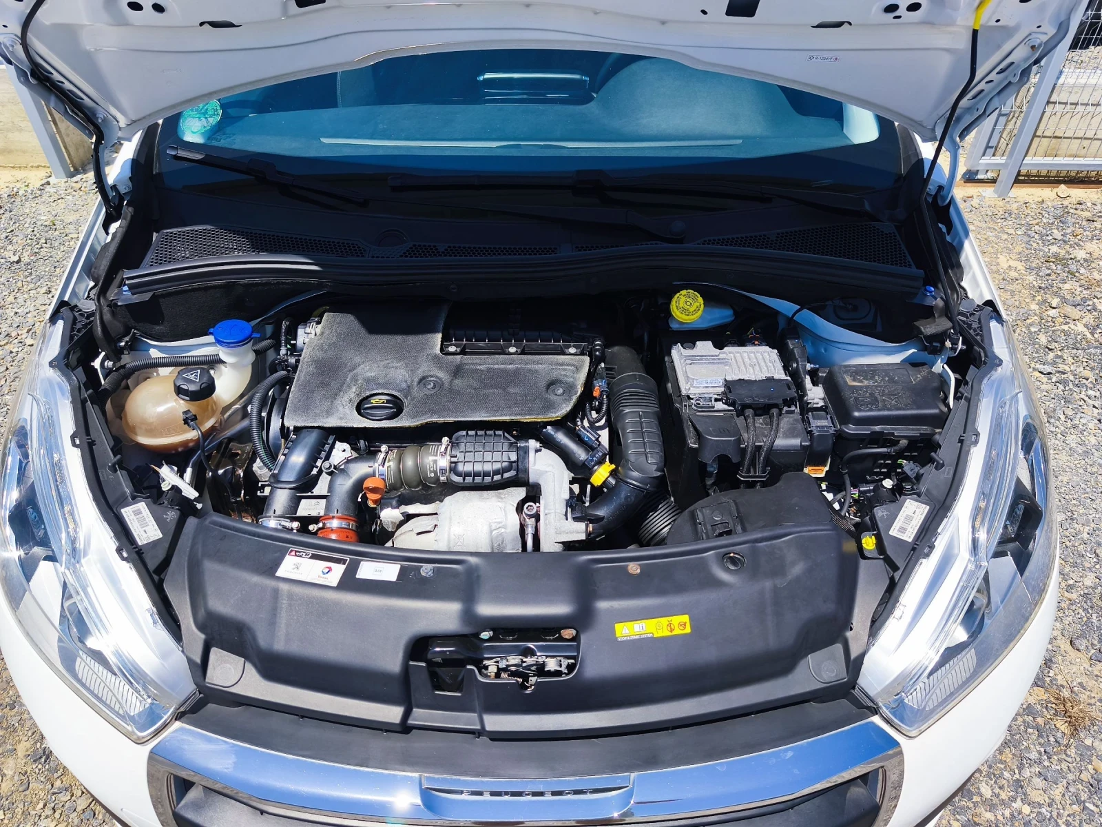 Peugeot 208  - изображение 8