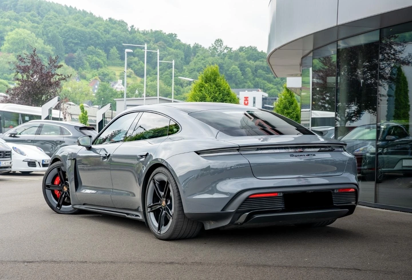 Porsche Taycan GTS/SPORT CHRONO/CARBON/BOSE/PANO/MATRIX/21/ - изображение 5