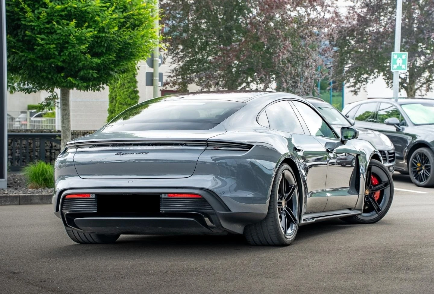 Porsche Taycan GTS/SPORT CHRONO/CARBON/BOSE/PANO/MATRIX/21/ - изображение 7