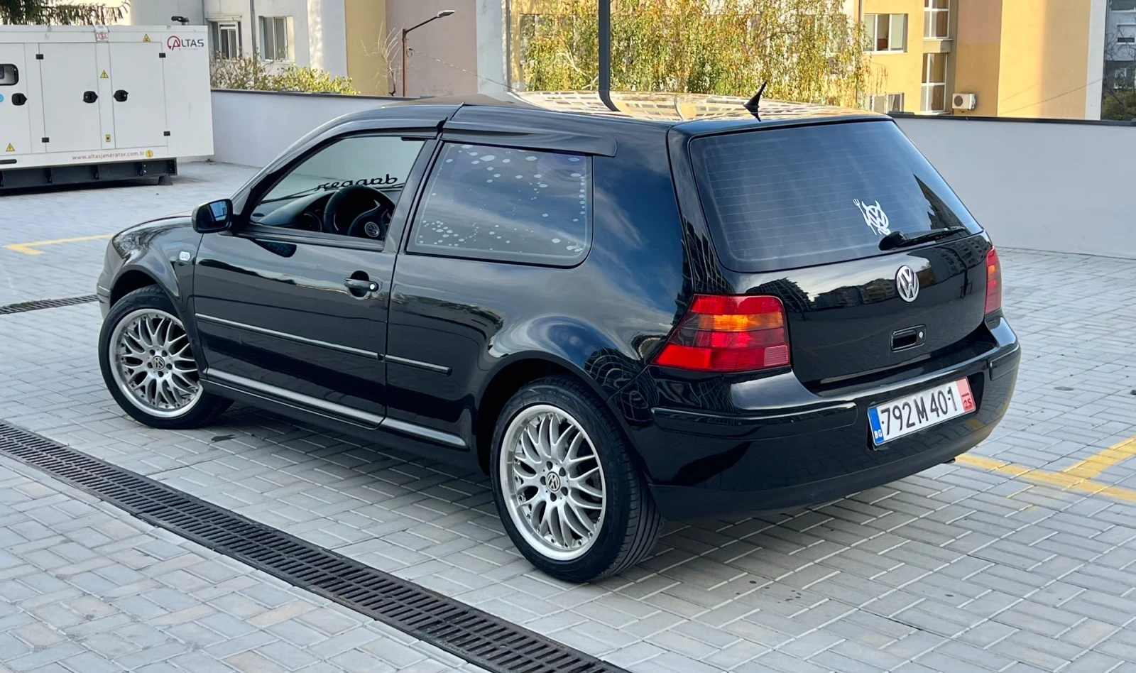 VW Golf 1.6 Highline  | Mobile.bg   4