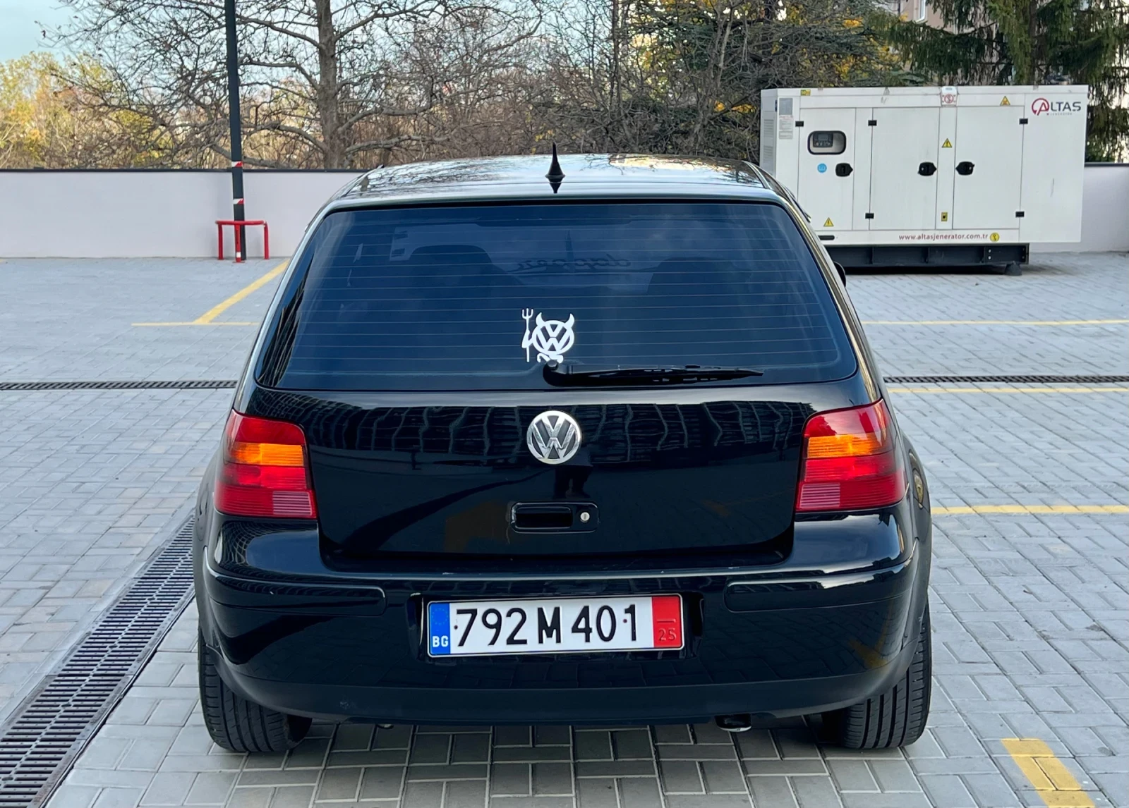 VW Golf 1.6 Highline  | Mobile.bg   6