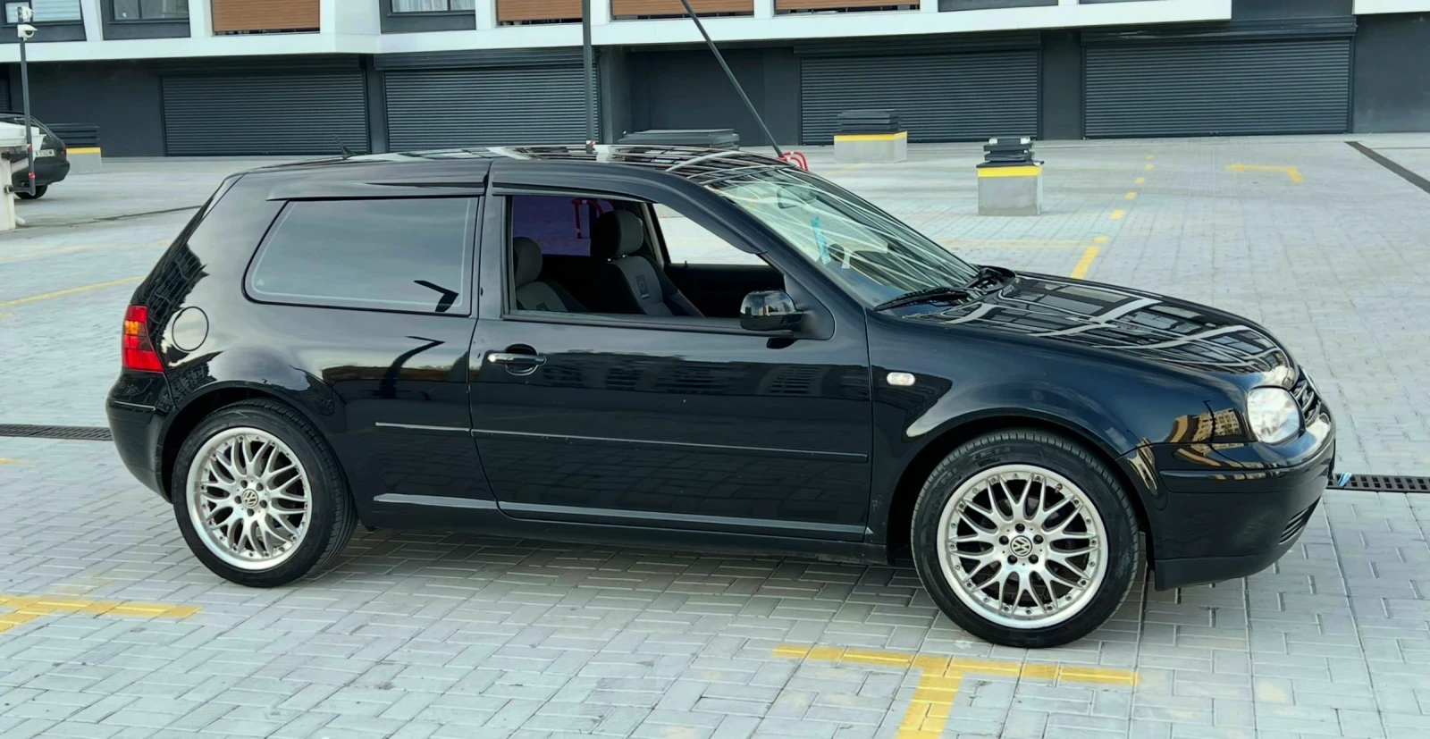 VW Golf 1.6 Highline  | Mobile.bg   7