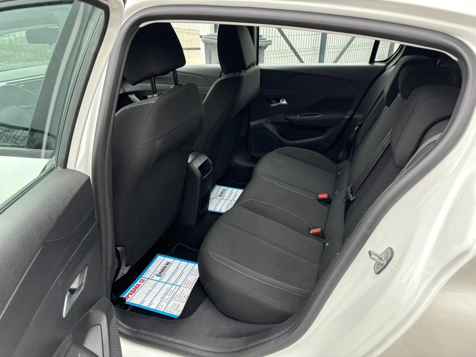 Peugeot 308 1.5 BLUEHDI ACTIVE, снимка 14 - Автомобили и джипове - 54015736