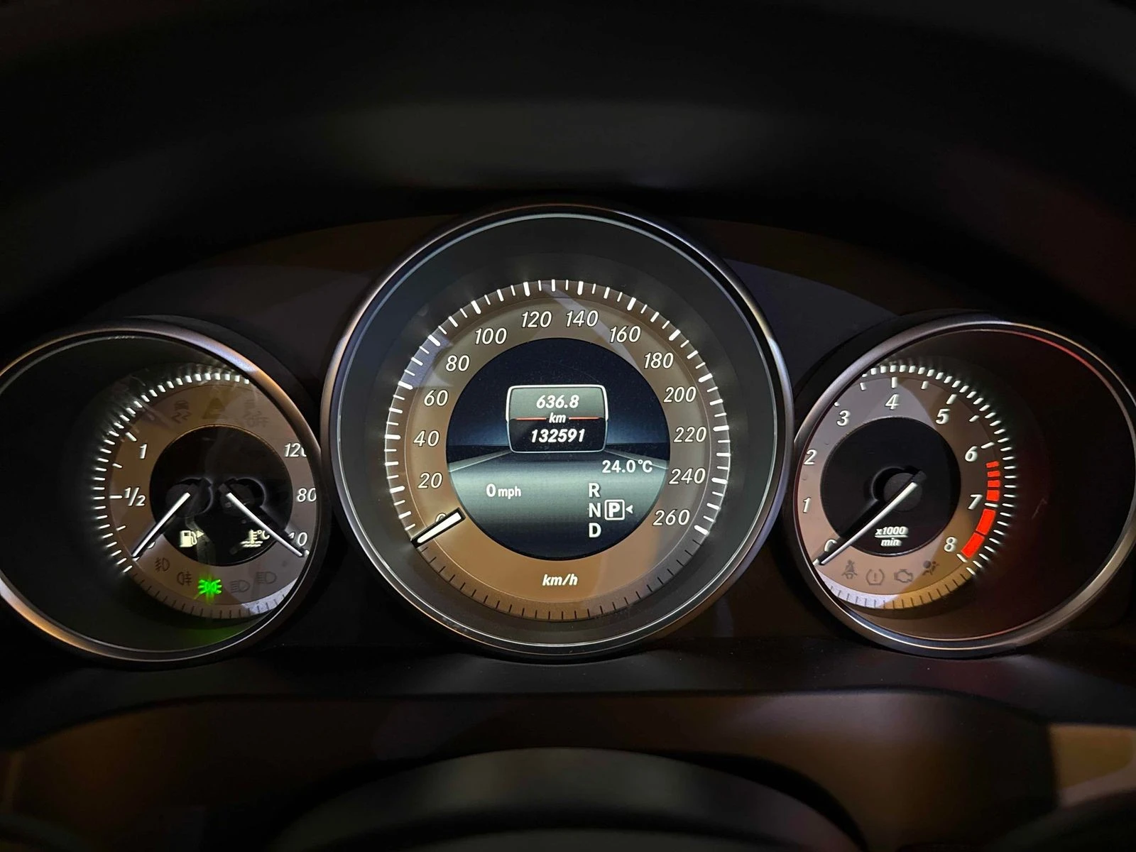 Mercedes-Benz E 400 С регистрация + обслужване, снимка 12 - Автомобили и джипове - 54139543