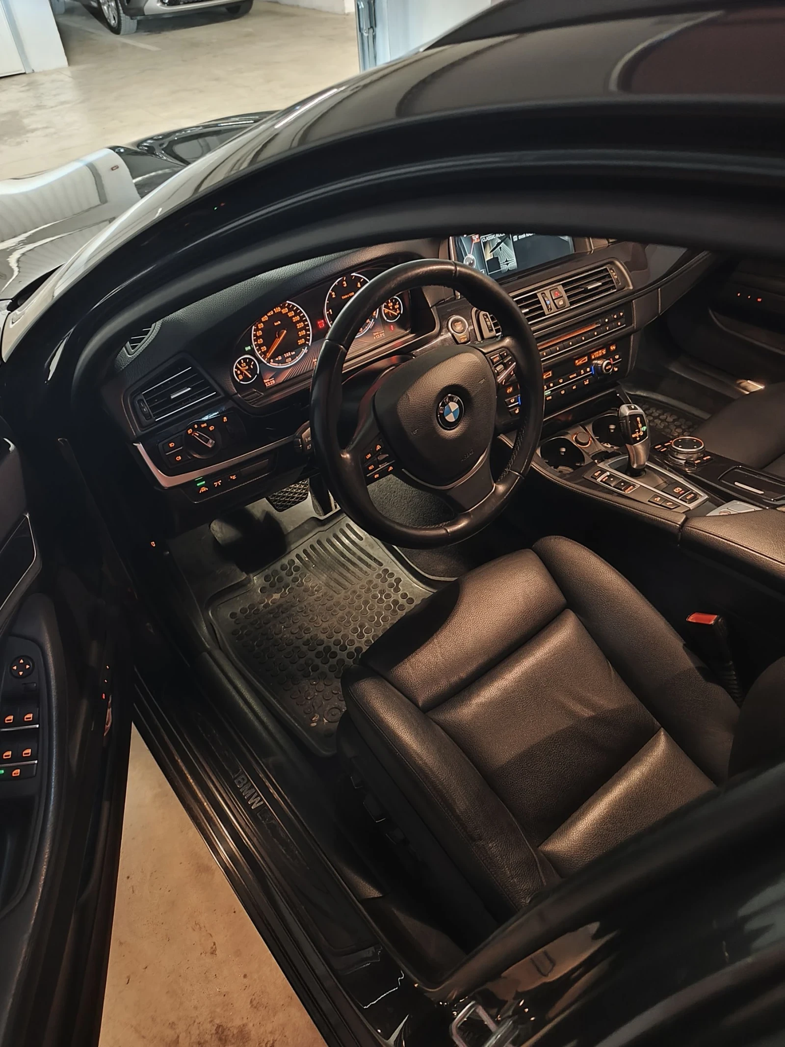 BMW 530 xDrive Facelift , снимка 8 - Автомобили и джипове - 54158938