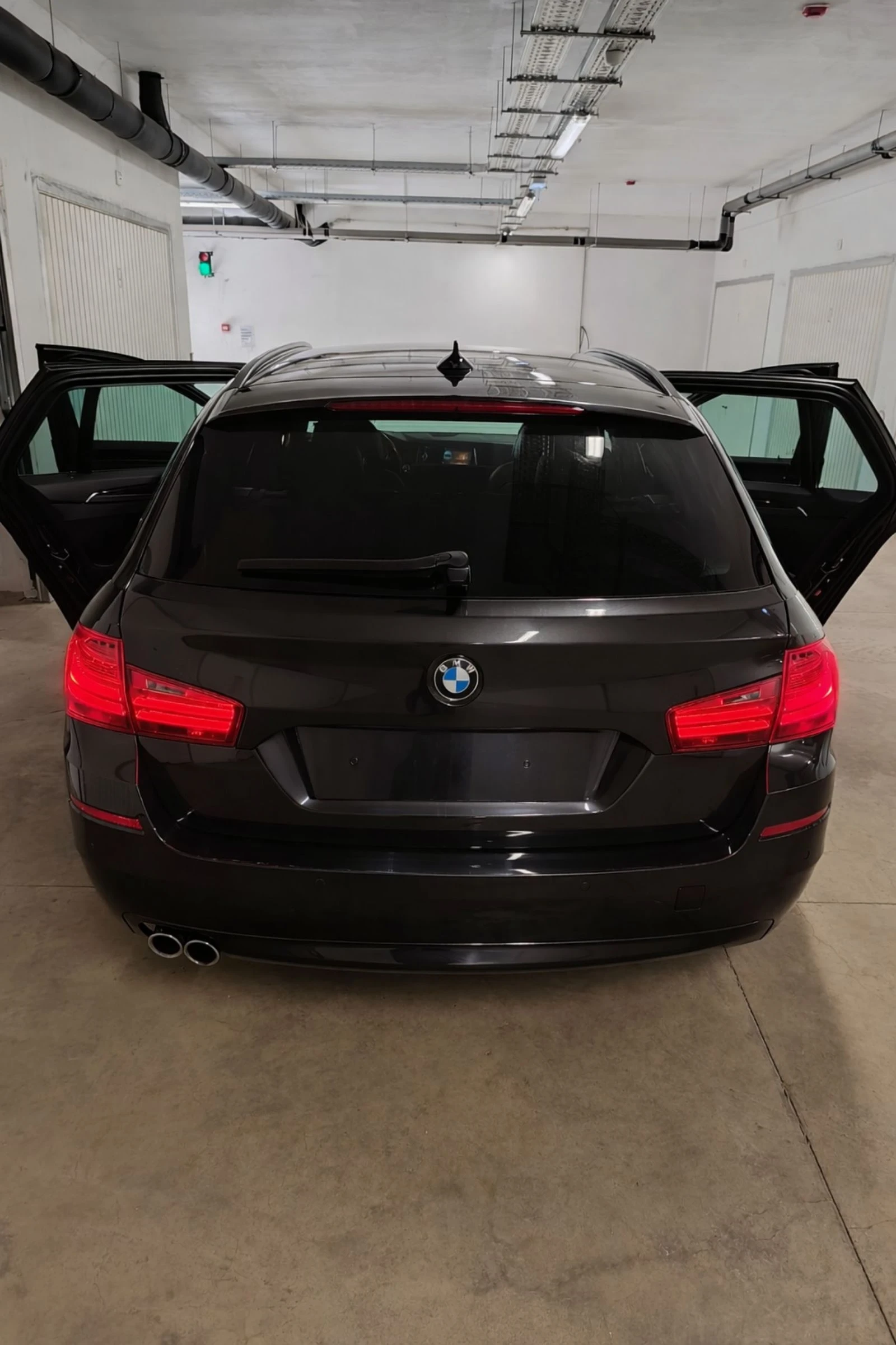 BMW 530 xDrive Facelift , снимка 3 - Автомобили и джипове - 54158938