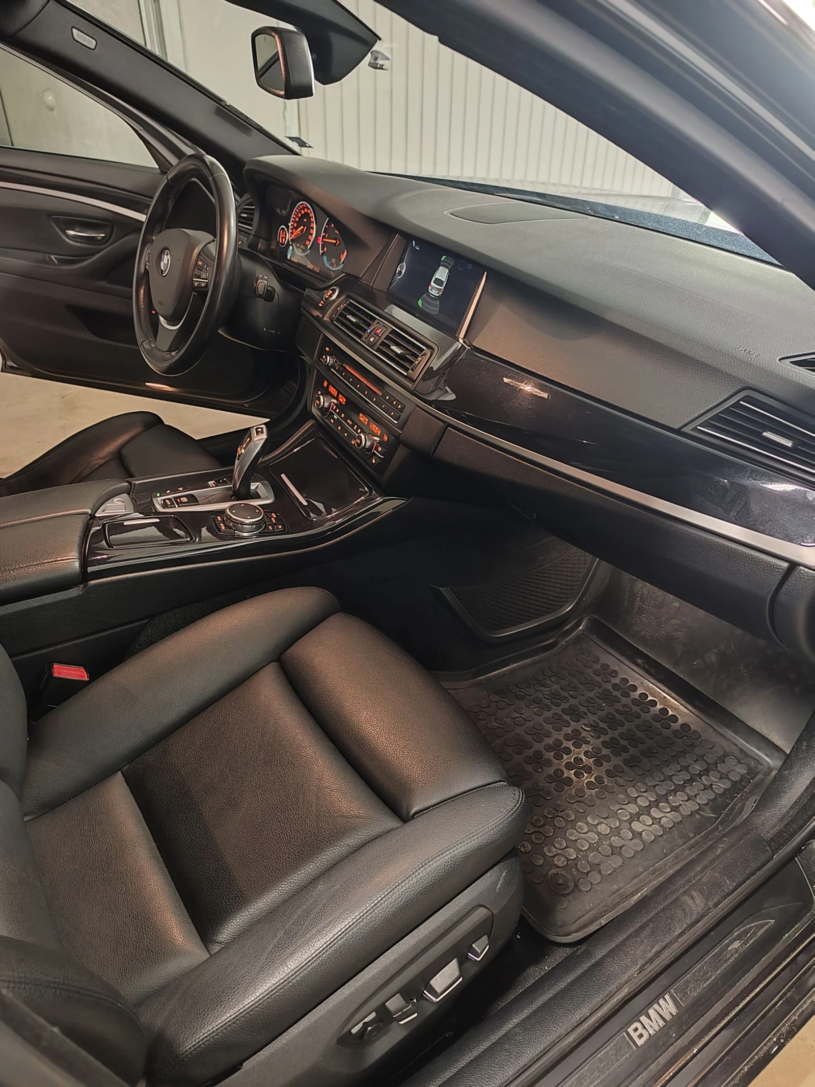 BMW 530 xDrive Facelift , снимка 10 - Автомобили и джипове - 54158938