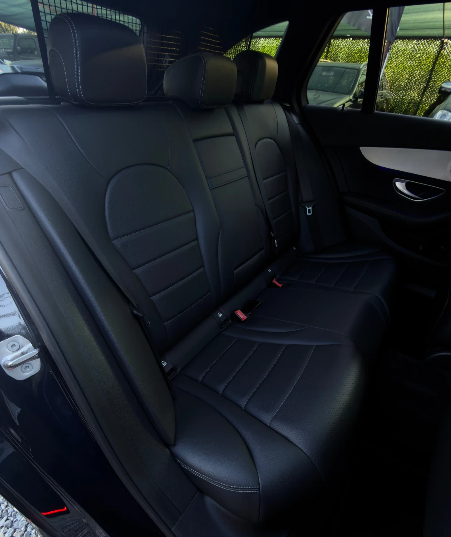 Mercedes-Benz C 300 AMG| 4-MATIC| DIGITAL| PANO| RECARO| 360| ЛИЗИНГ, снимка 11 - Автомобили и джипове - 54419977