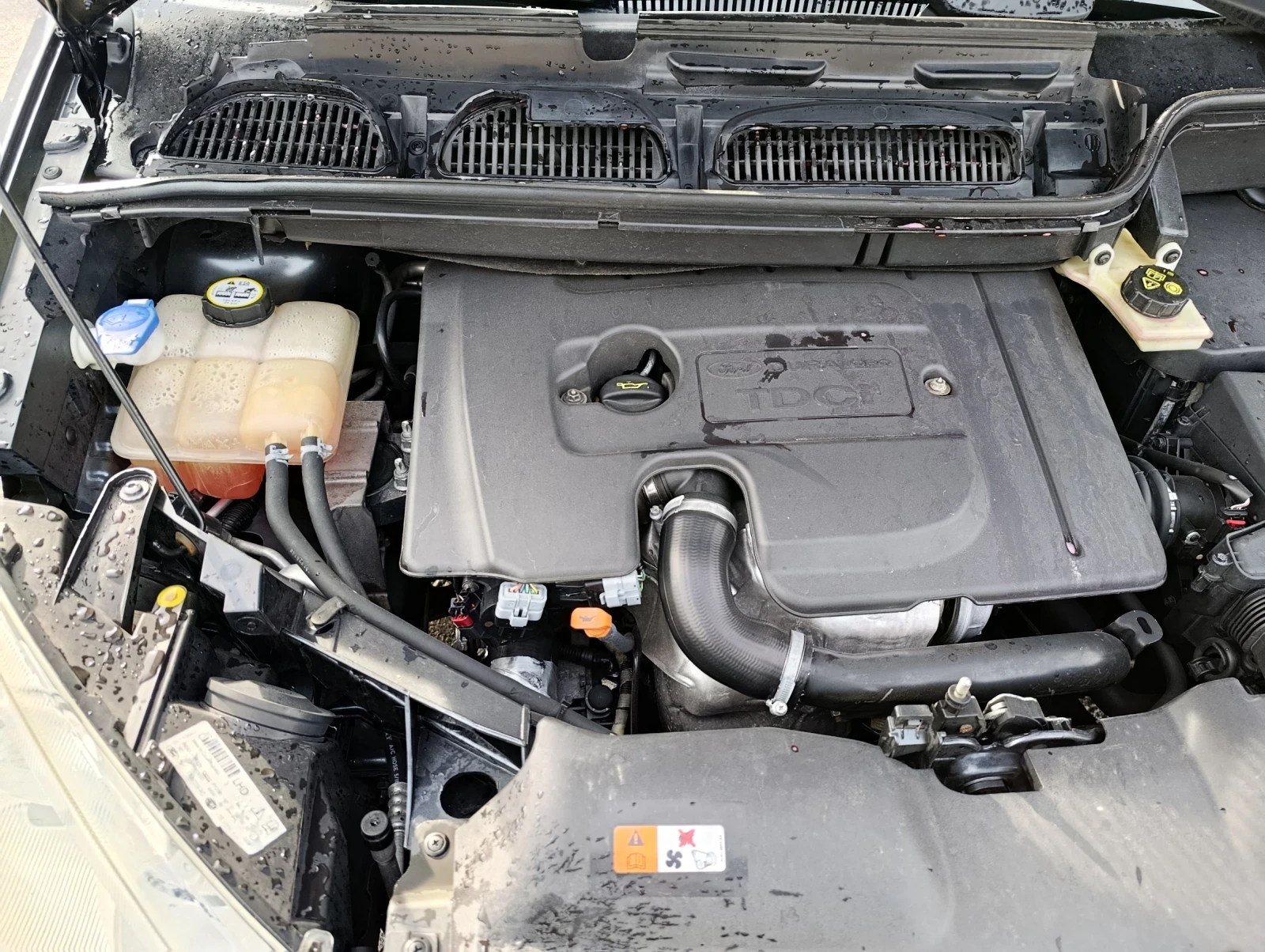 Ford C-max 1.6 TDCI, снимка 9 - Автомобили и джипове - 55098794