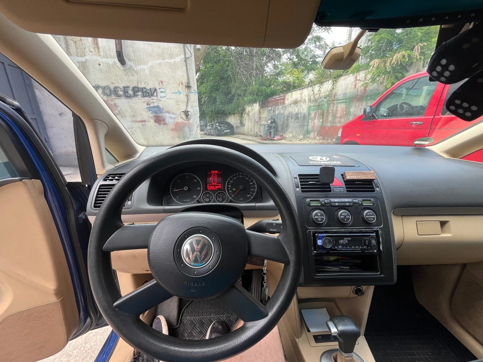 VW Touran 1.9 Tdi, снимка 7 - Автомобили и джипове - 55233063