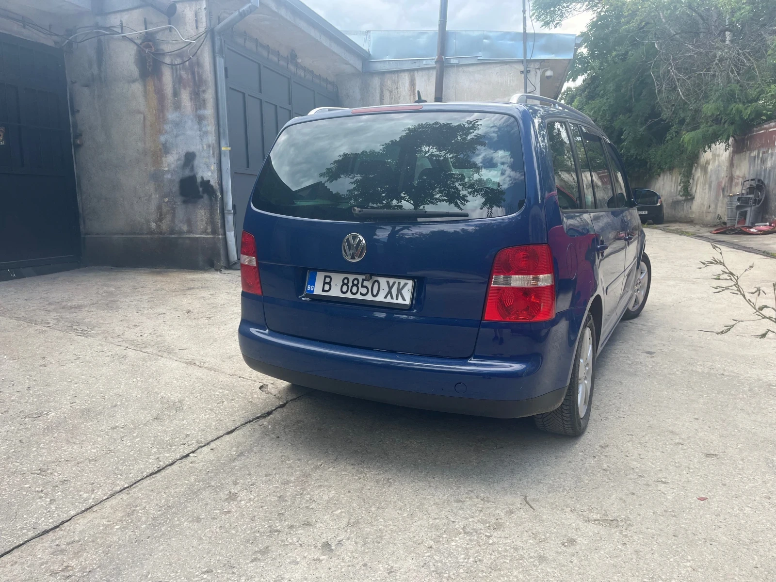 VW Touran 1.9 Tdi, снимка 4 - Автомобили и джипове - 55233063