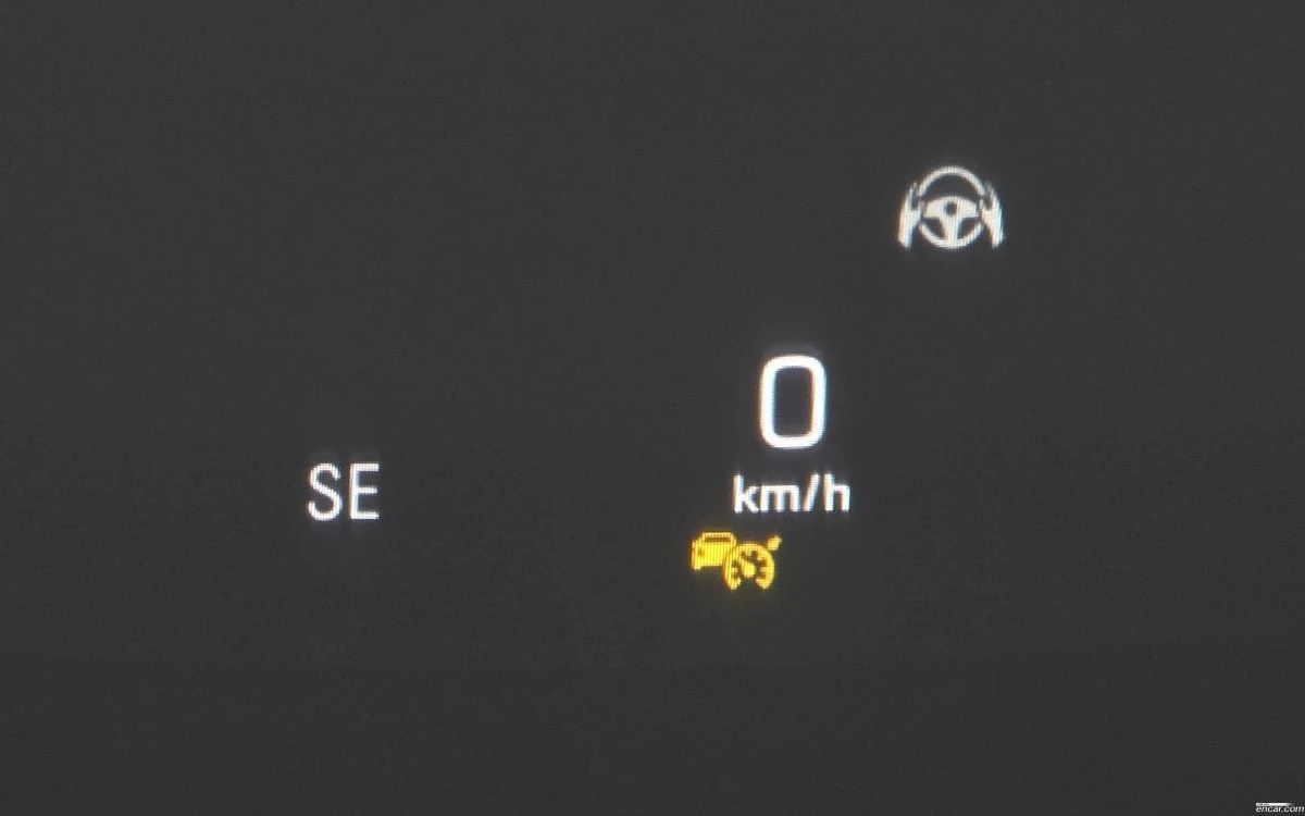 Mercedes-Benz CLS 400 D/ОБДУХВАНЕ/360 КАМЕРА/HUD/DISTRONIC/PANO, снимка 15 - Автомобили и джипове - 55305870