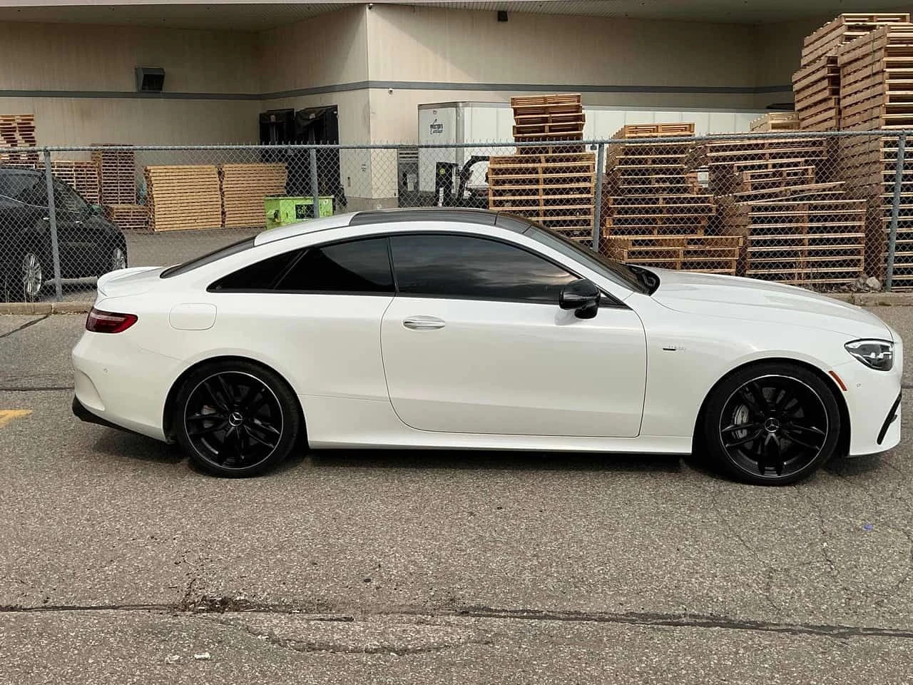 Mercedes-Benz E 53 AMG COUPE / BURMESTER / ЦЕНА ДО БЪЛГАРИЯ , снимка 3 - Автомобили и джипове - 55470736