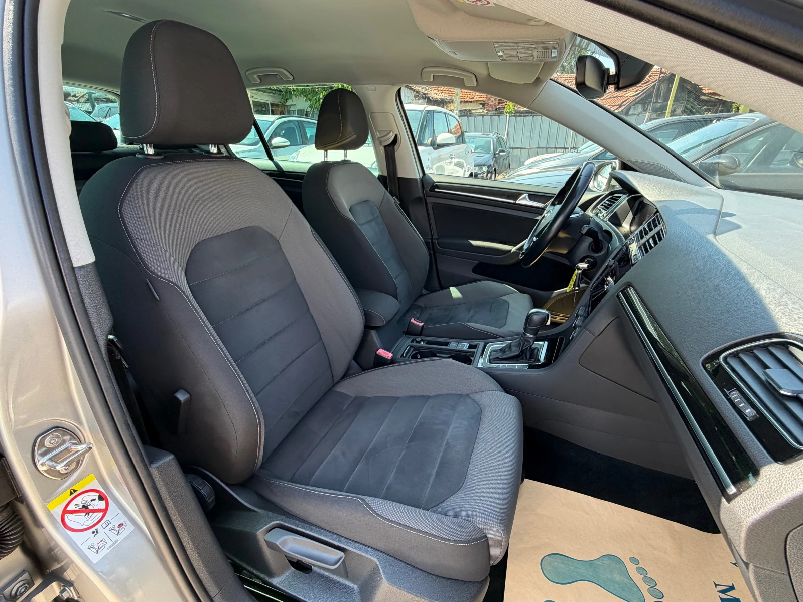 VW Golf 1.6TDI-DSG-Digital Cockpit Distronic-ЛИЗИНГ, снимка 14 - Автомобили и джипове - 55617279