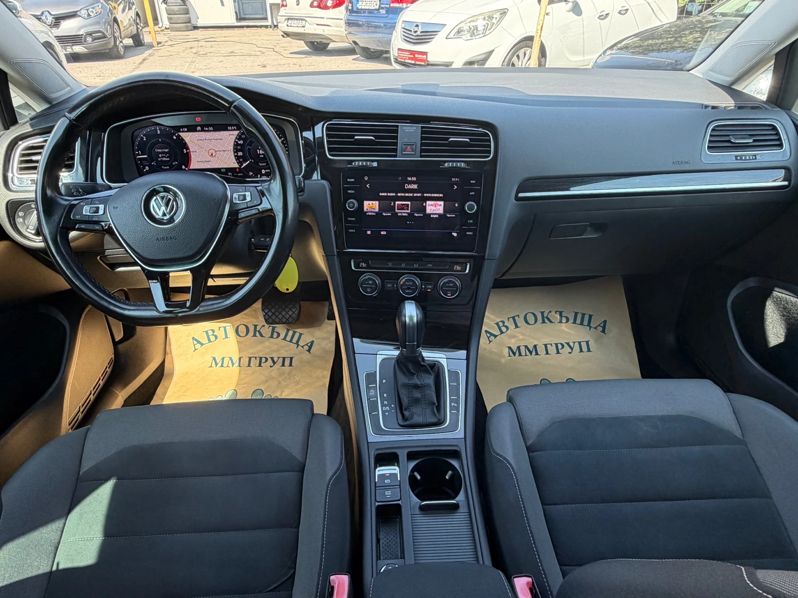 VW Golf 1.6TDI-DSG-Digital Cockpit Distronic-ЛИЗИНГ, снимка 9 - Автомобили и джипове - 55617279