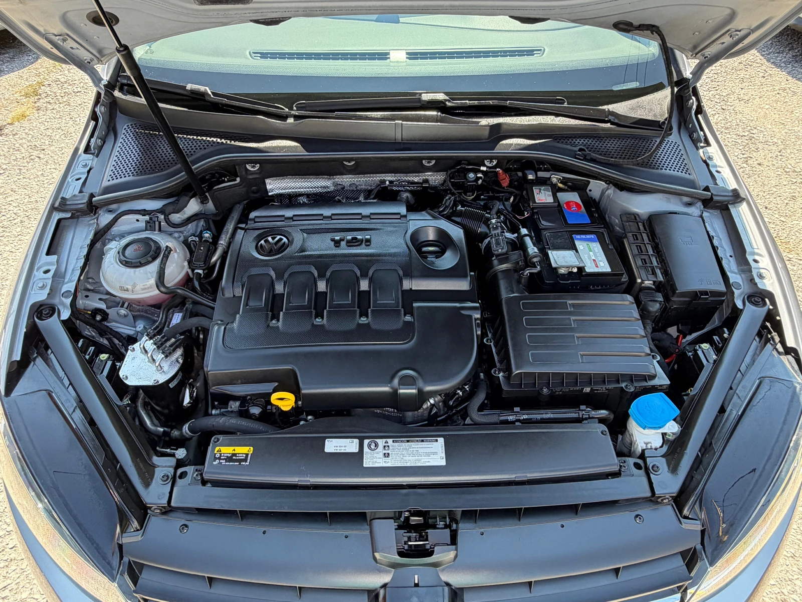 VW Golf 1.6TDI-DSG-Digital Cockpit Distronic-ЛИЗИНГ, снимка 8 - Автомобили и джипове - 55617279