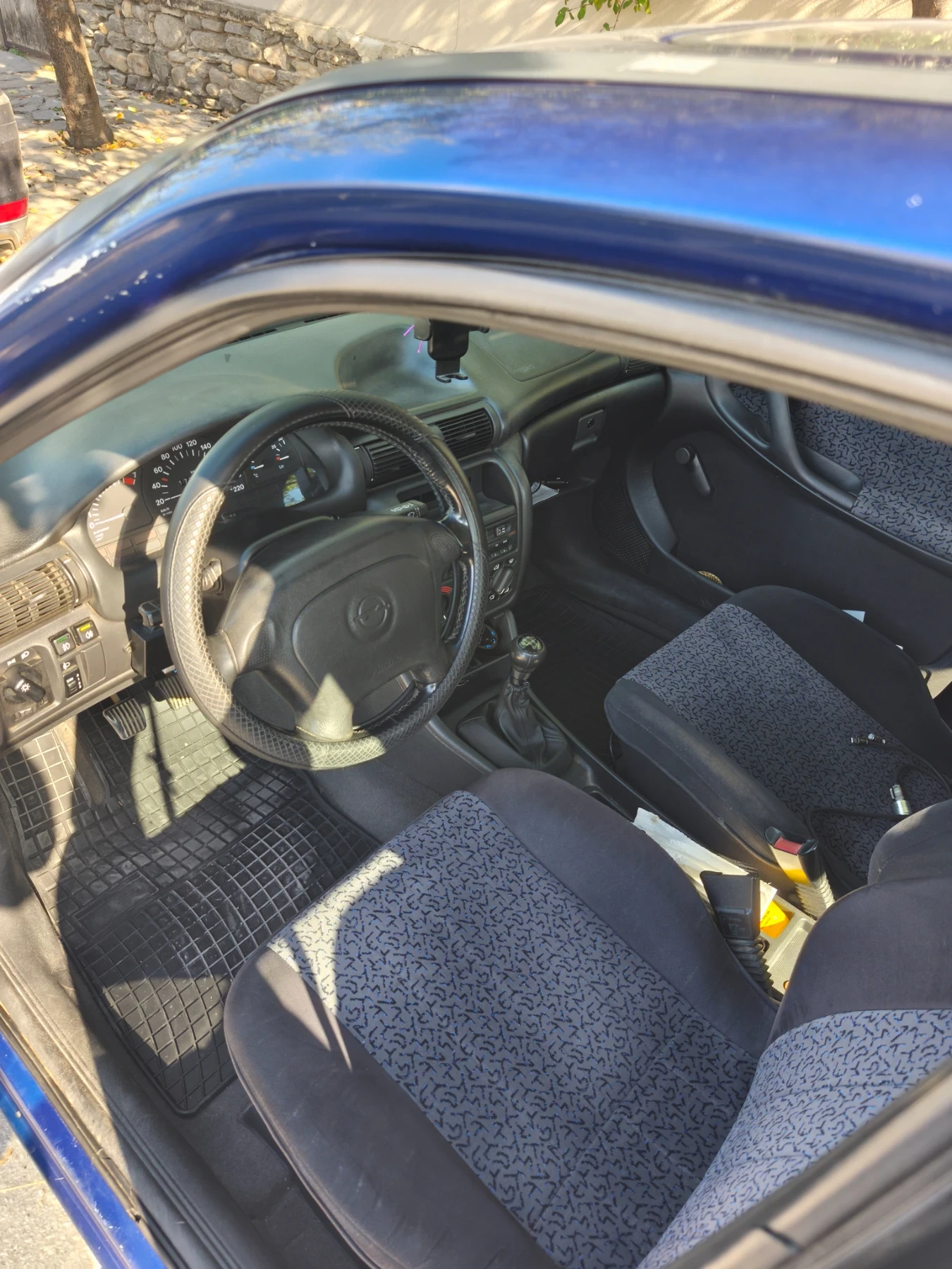 Opel Astra 1.6, снимка 9 - Автомобили и джипове - 55644780