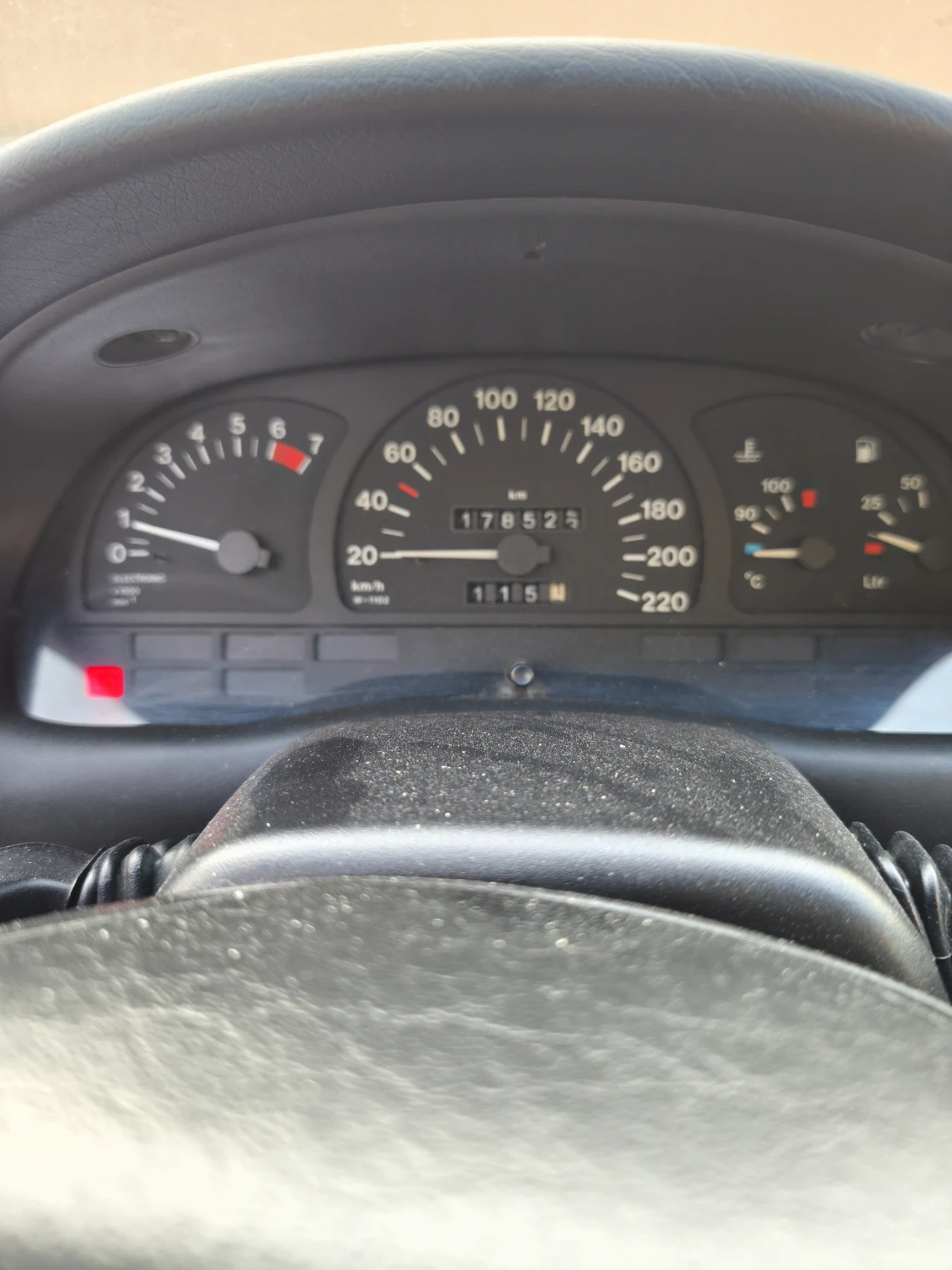 Opel Astra 1.6, снимка 16 - Автомобили и джипове - 55644780
