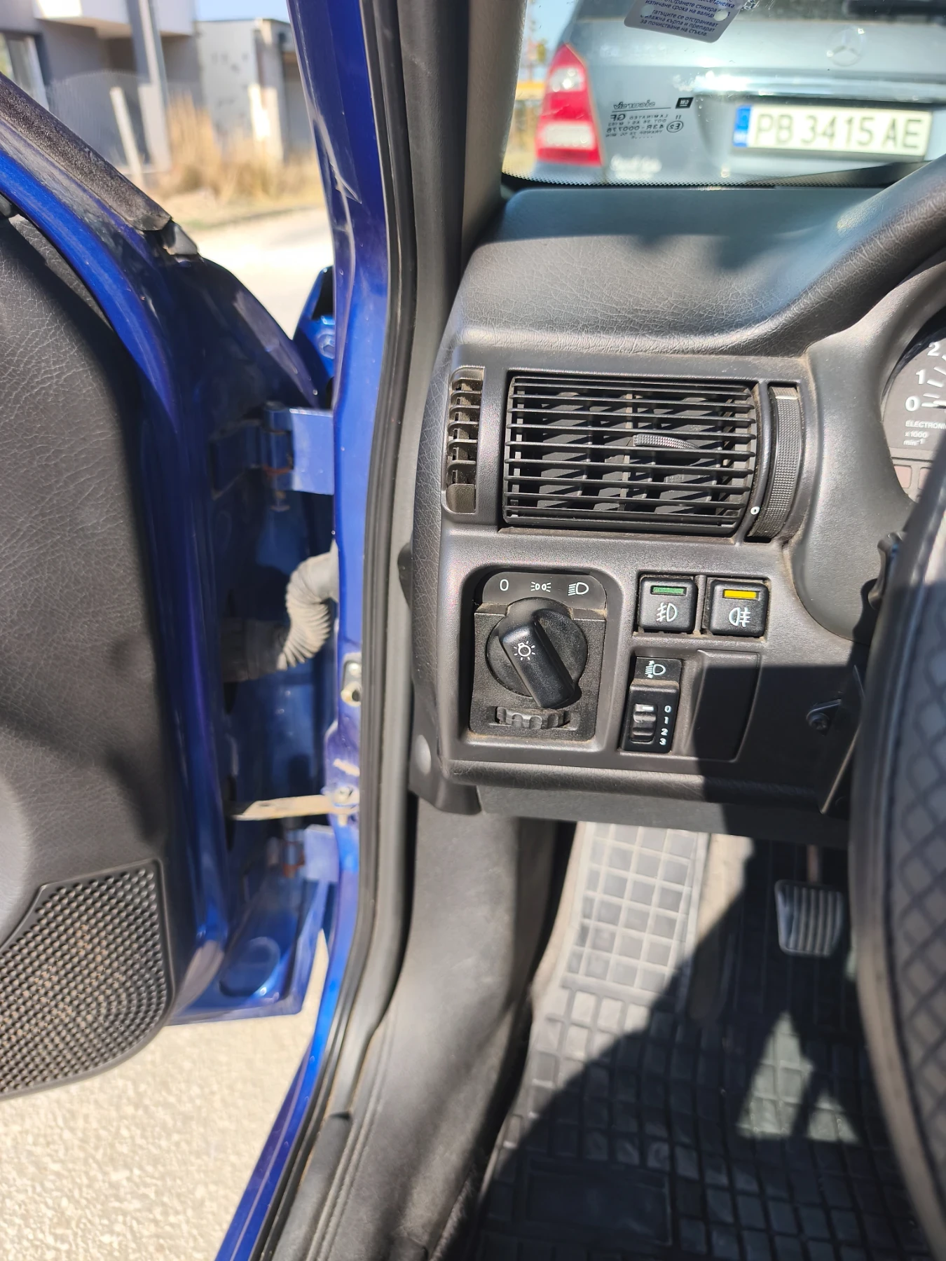 Opel Astra 1.6, снимка 13 - Автомобили и джипове - 55644780
