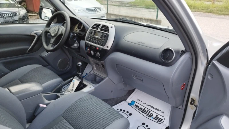 Toyota Rav4 2.0i 16V 150ks, снимка 11 - Автомобили и джипове - 42177359