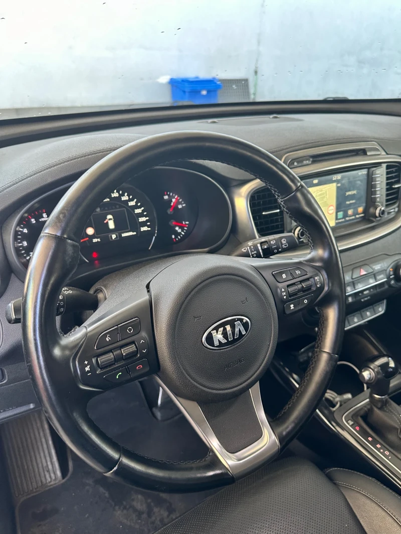 Kia Sorento, снимка 6 - Автомобили и джипове - 47825606