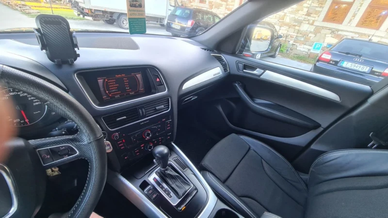 Audi Q5 S-Line, снимка 8 - Автомобили и джипове - 53096725