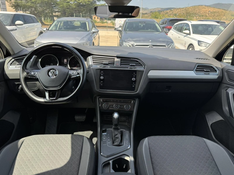 VW Tiguan 2.0* 150ps* DSG* LED* НАВИ* ПАРКТРОНИК, снимка 11 - Автомобили и джипове - 51575193