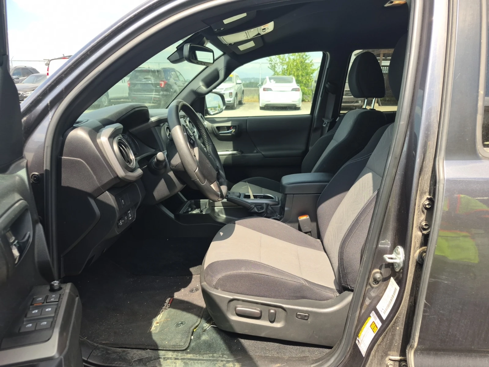 Toyota Tacoma  4WD SR5 Double Cab , снимка 9 - Автомобили и джипове - 54472096