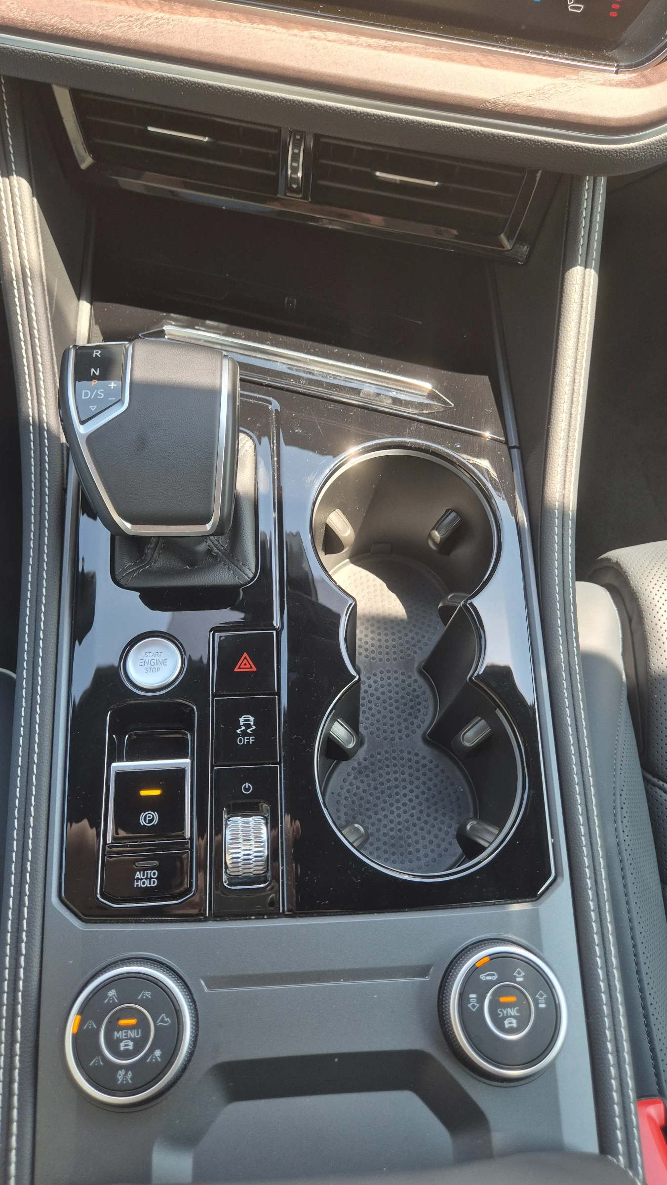 VW Touareg R-Line PA 3.0 V6 TDI SCR 4MOT, снимка 13 - Автомобили и джипове - 54750017