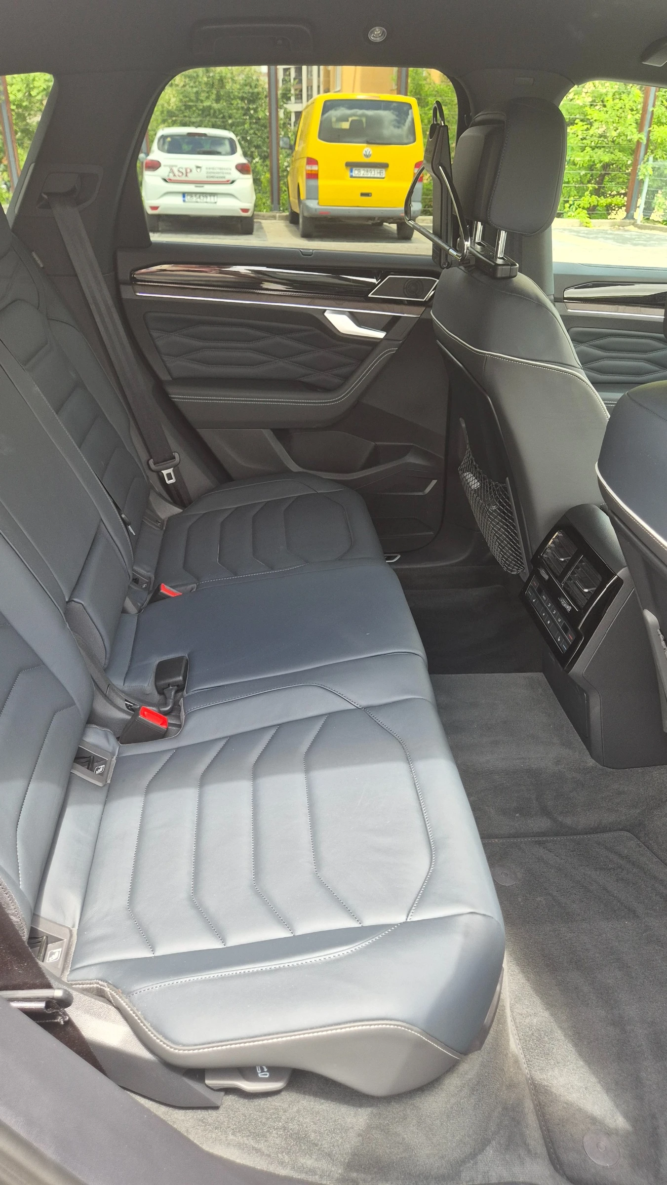 VW Touareg R-Line PA 3.0 V6 TDI SCR 4MOT, снимка 7 - Автомобили и джипове - 54750017