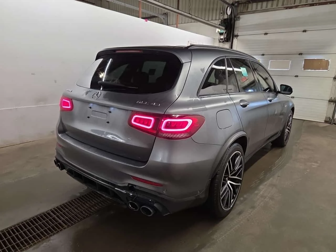Mercedes-Benz GLC 43 AMG ПОДГРЕВИ * ПАНО * KEYLESS * CARFAX, снимка 3 - Автомобили и джипове - 54794429