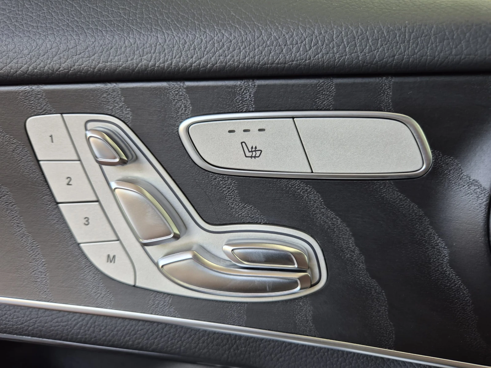 Mercedes-Benz GLC Coupe 250 AMG Line 4Matic LED Navi Camera Leather, снимка 15 - Автомобили и джипове - 56196867