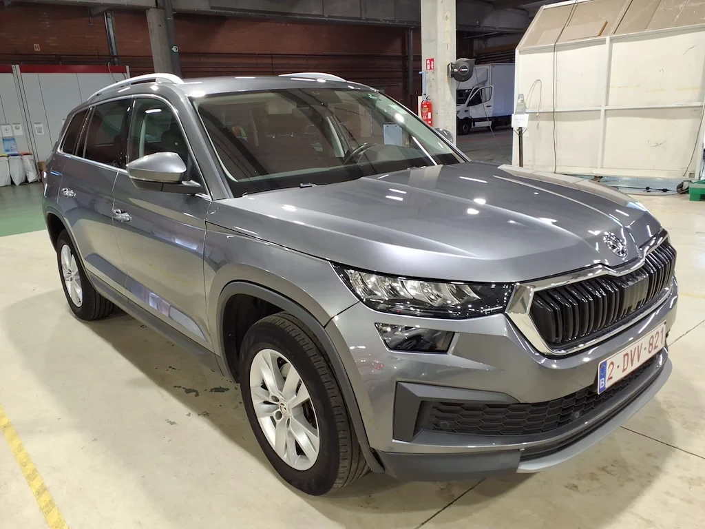 Skoda Kodiaq 2.0 CRTDI DSG7 CLEVER NAVI LED, снимка 2 - Автомобили и джипове - 56201508
