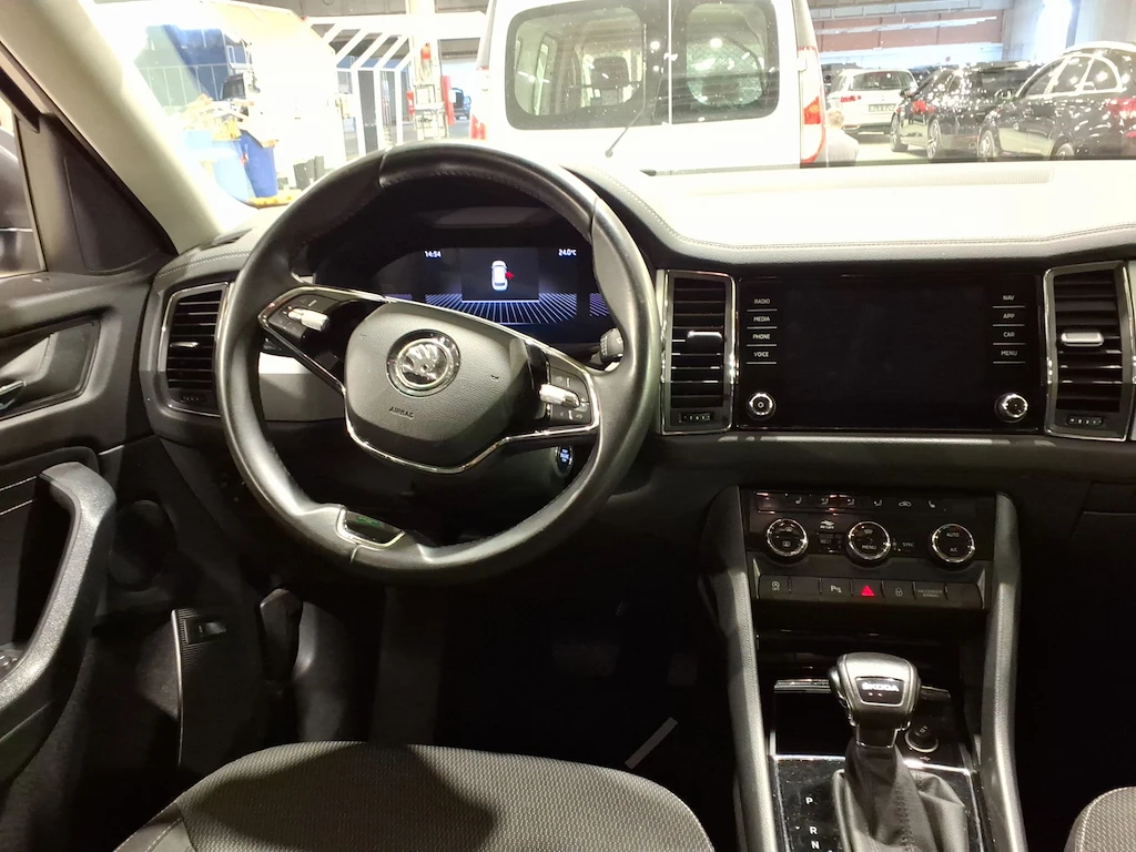Skoda Kodiaq 2.0 CRTDI DSG7 CLEVER NAVI LED, снимка 8 - Автомобили и джипове - 56201508