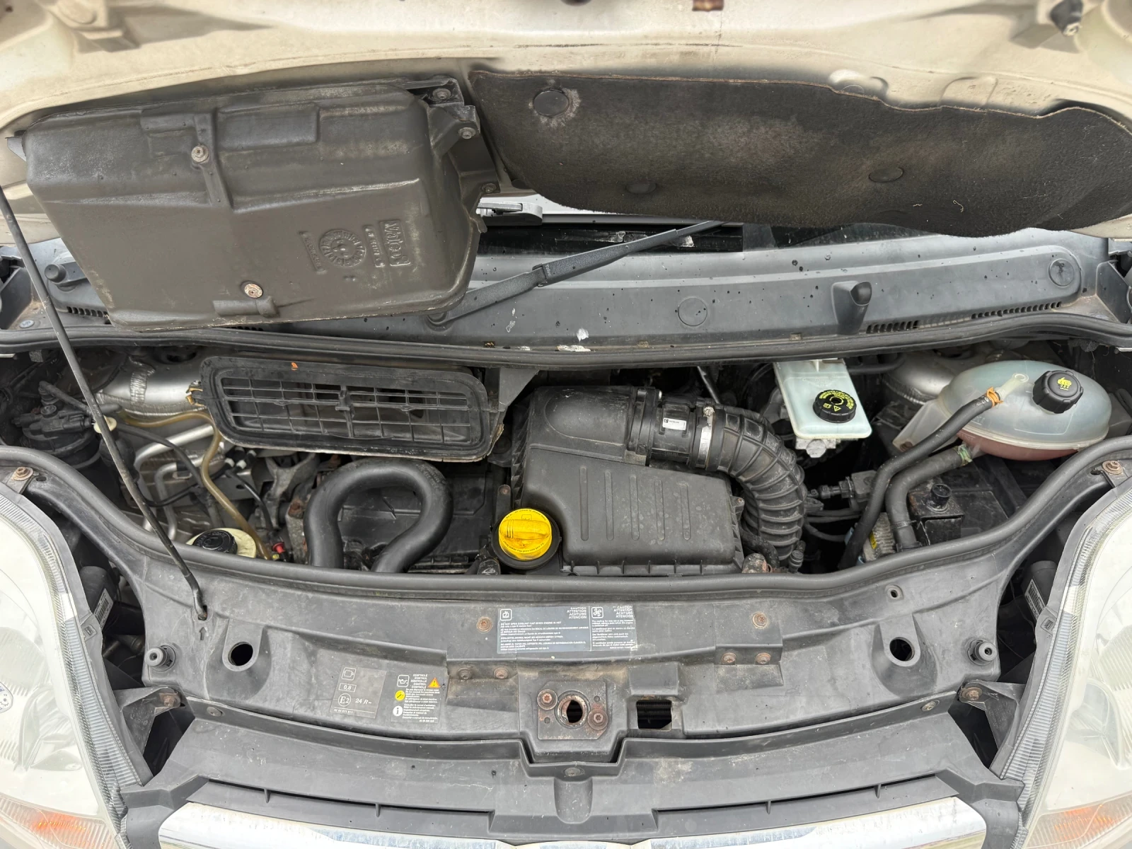 Opel Vivaro 2.0TDCI, снимка 11 - Бусове и автобуси - 54208141